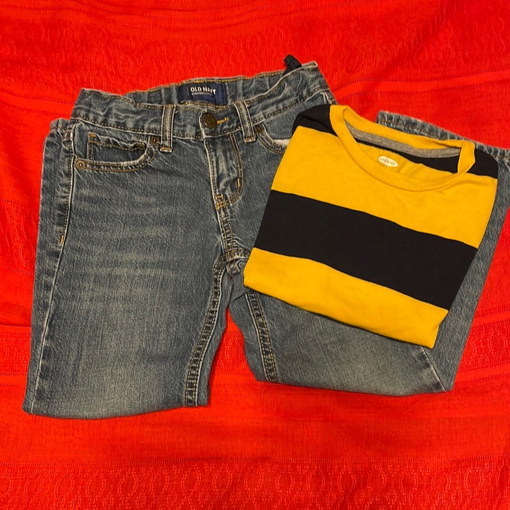 🎉3 for $30 🎉 Old Navy jeans and long sleeve striped top (OLCC)